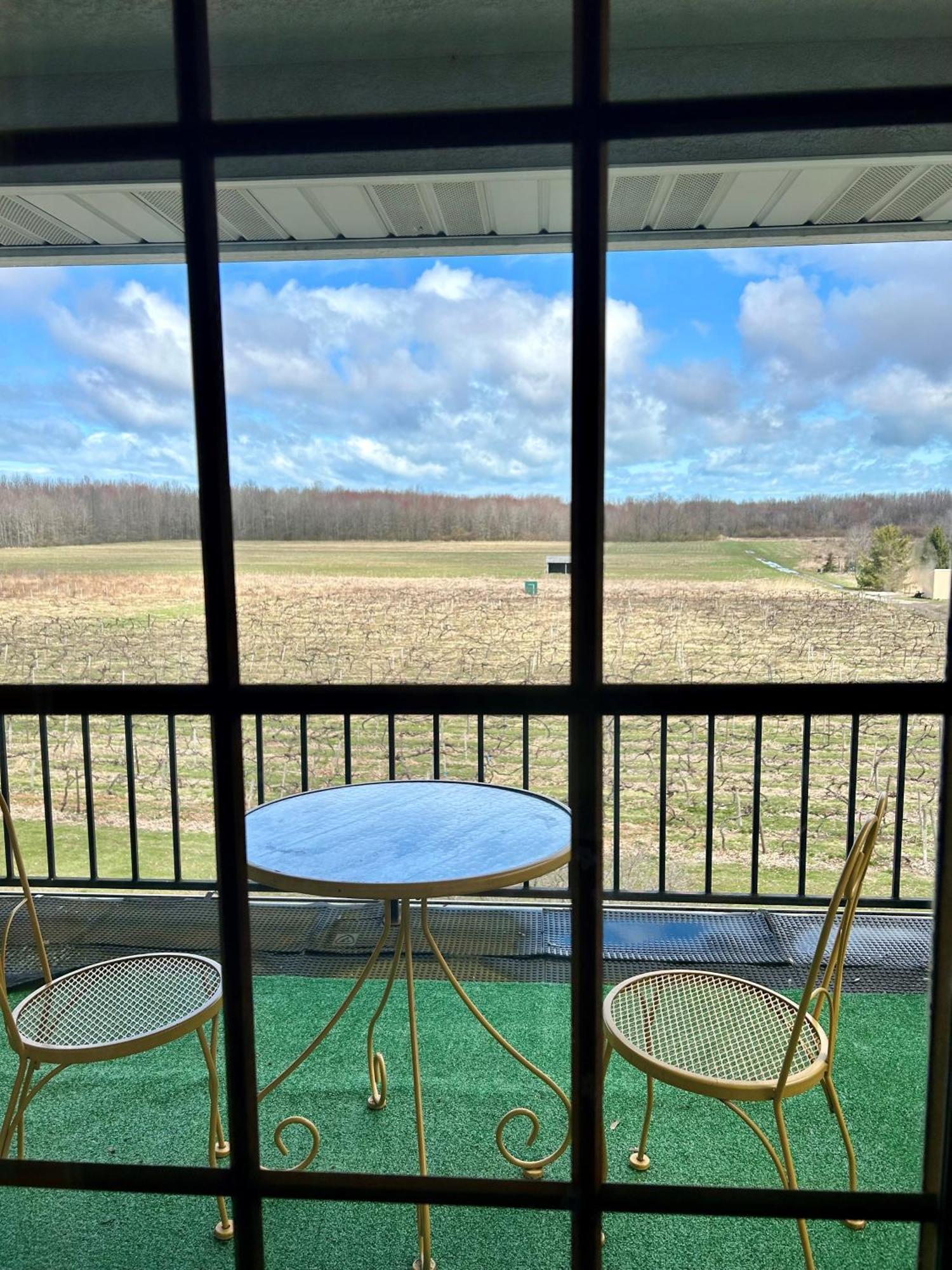 Warner-Concord Farms Bed & Breakfast Geneva エクステリア 写真