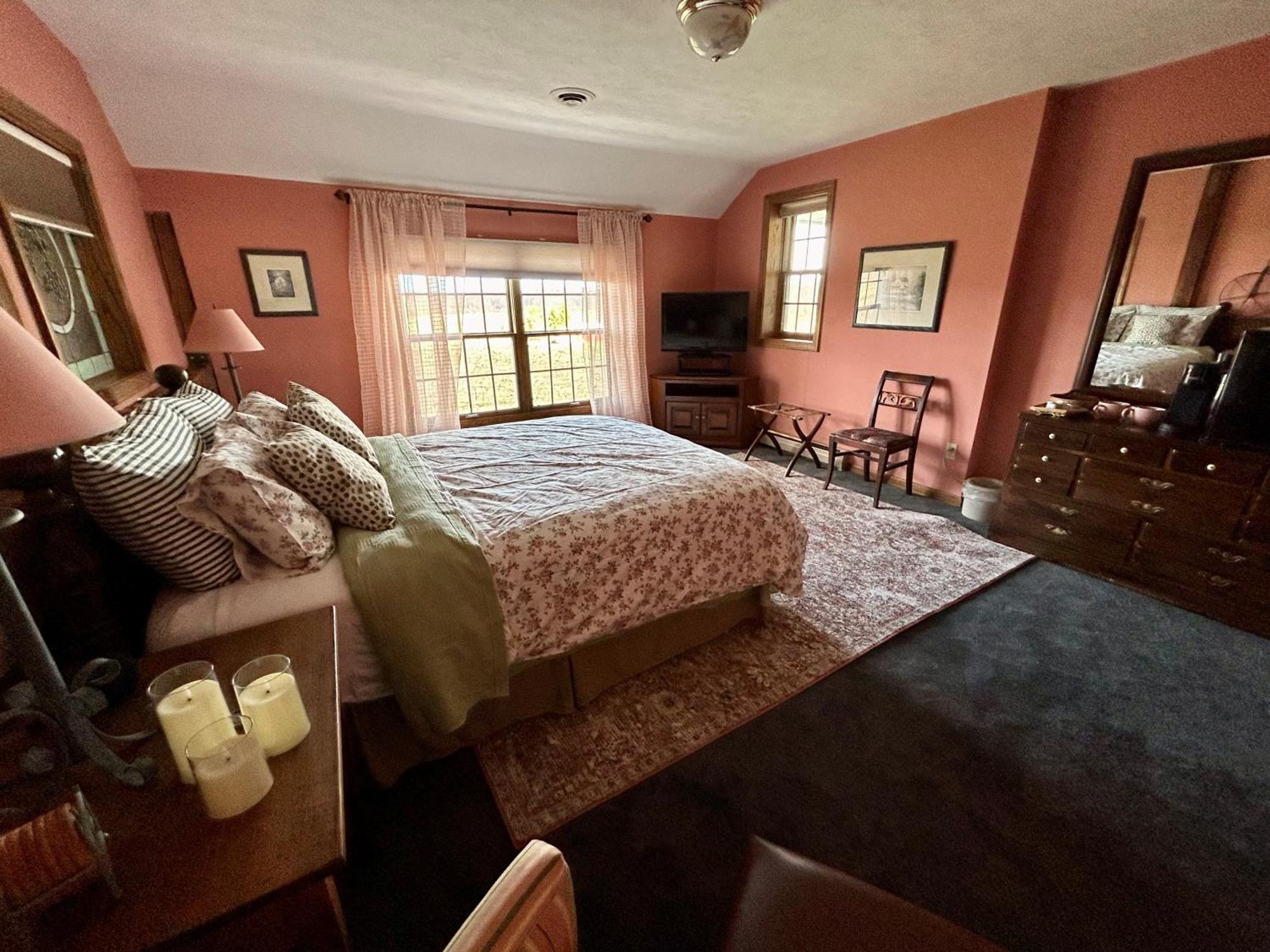 Warner-Concord Farms Bed & Breakfast Geneva エクステリア 写真