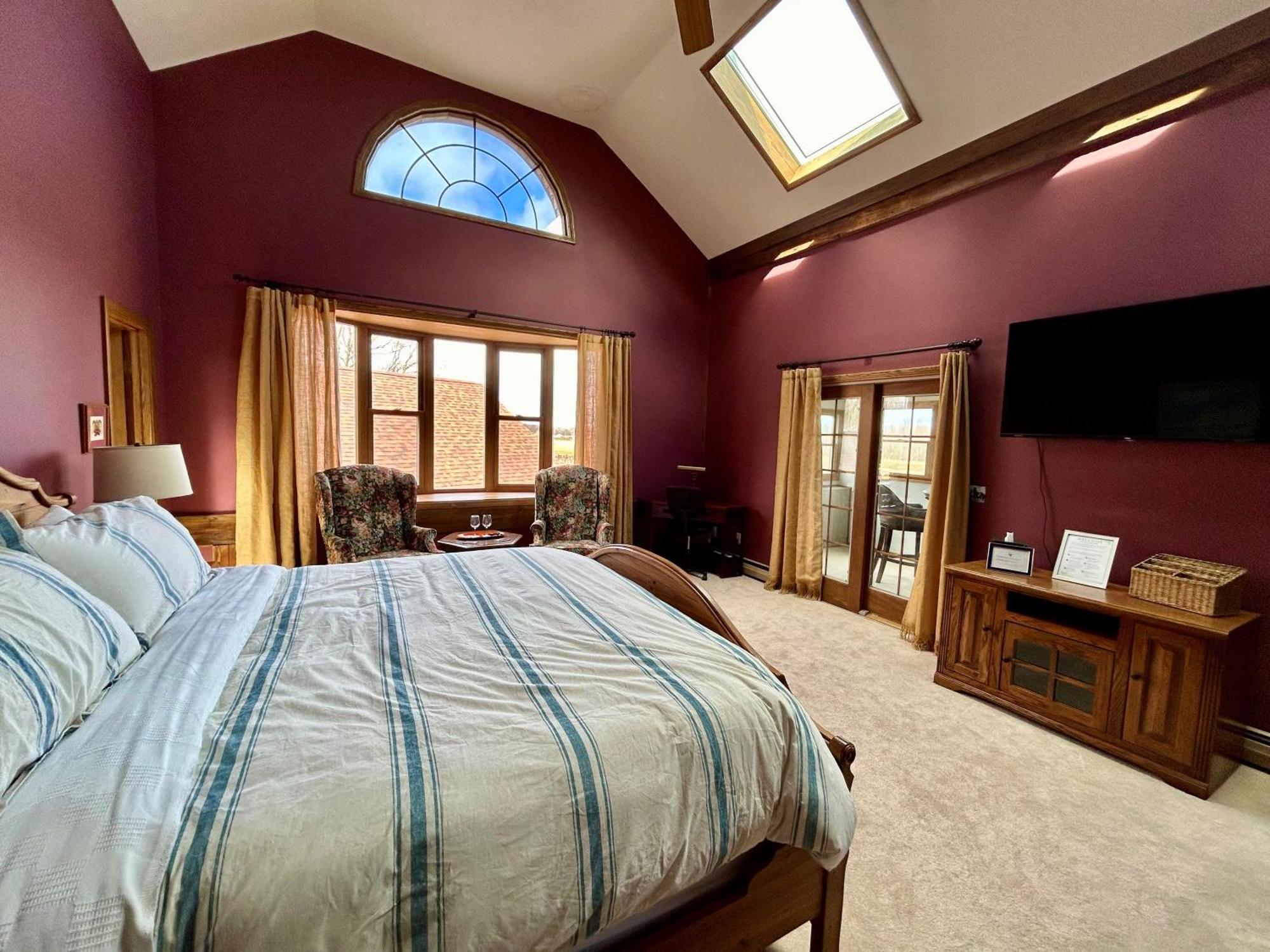 Warner-Concord Farms Bed & Breakfast Geneva エクステリア 写真
